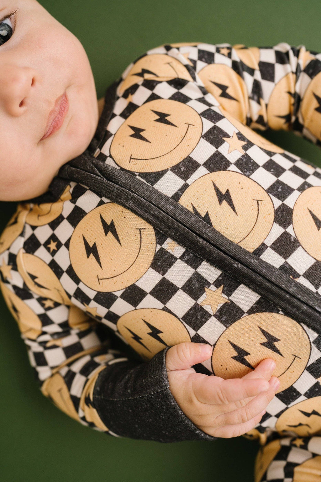 Lightning Checkered Smiley Bamboo Sleeper in - photo