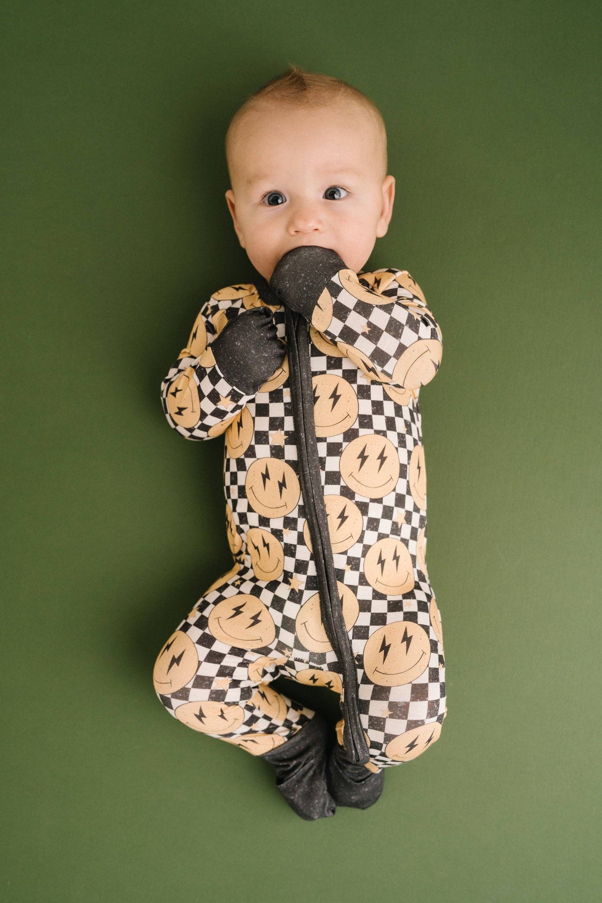 Lightning Checkered Smiley Bamboo Sleeper in - photo