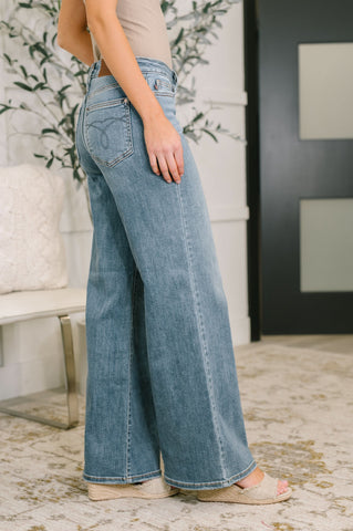 Adrian Mid Rise Retro Wide Leg in - Womens photo