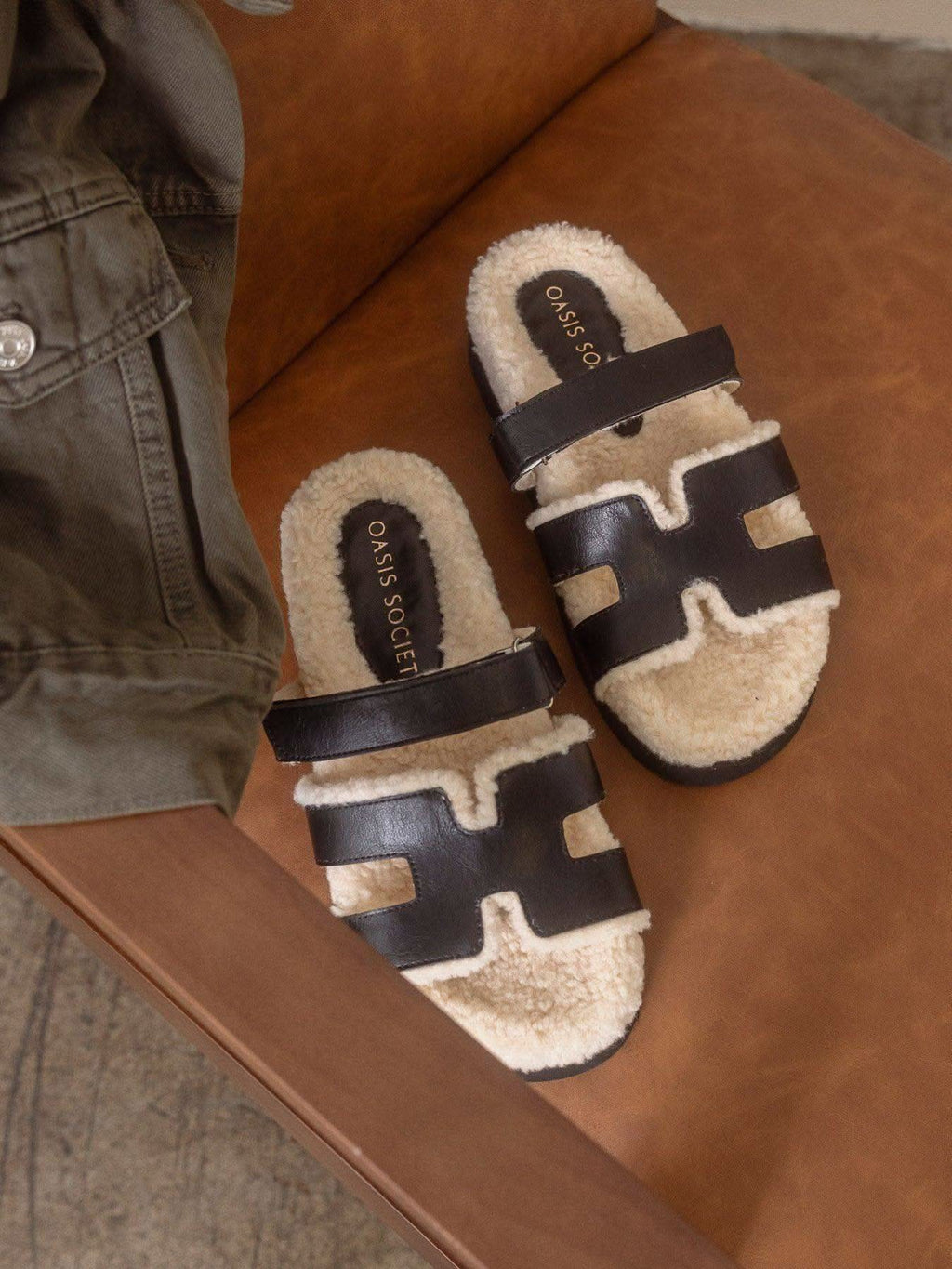 The Alpine | Black Faux Shearling Sandals - SwagglyLife Home & Fashion