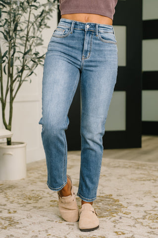 Amelia High Waist Ankle Straight in - Womens photo