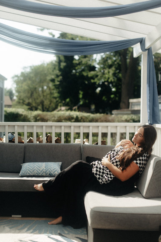 Black Race Ring Sling Carrier in - photo