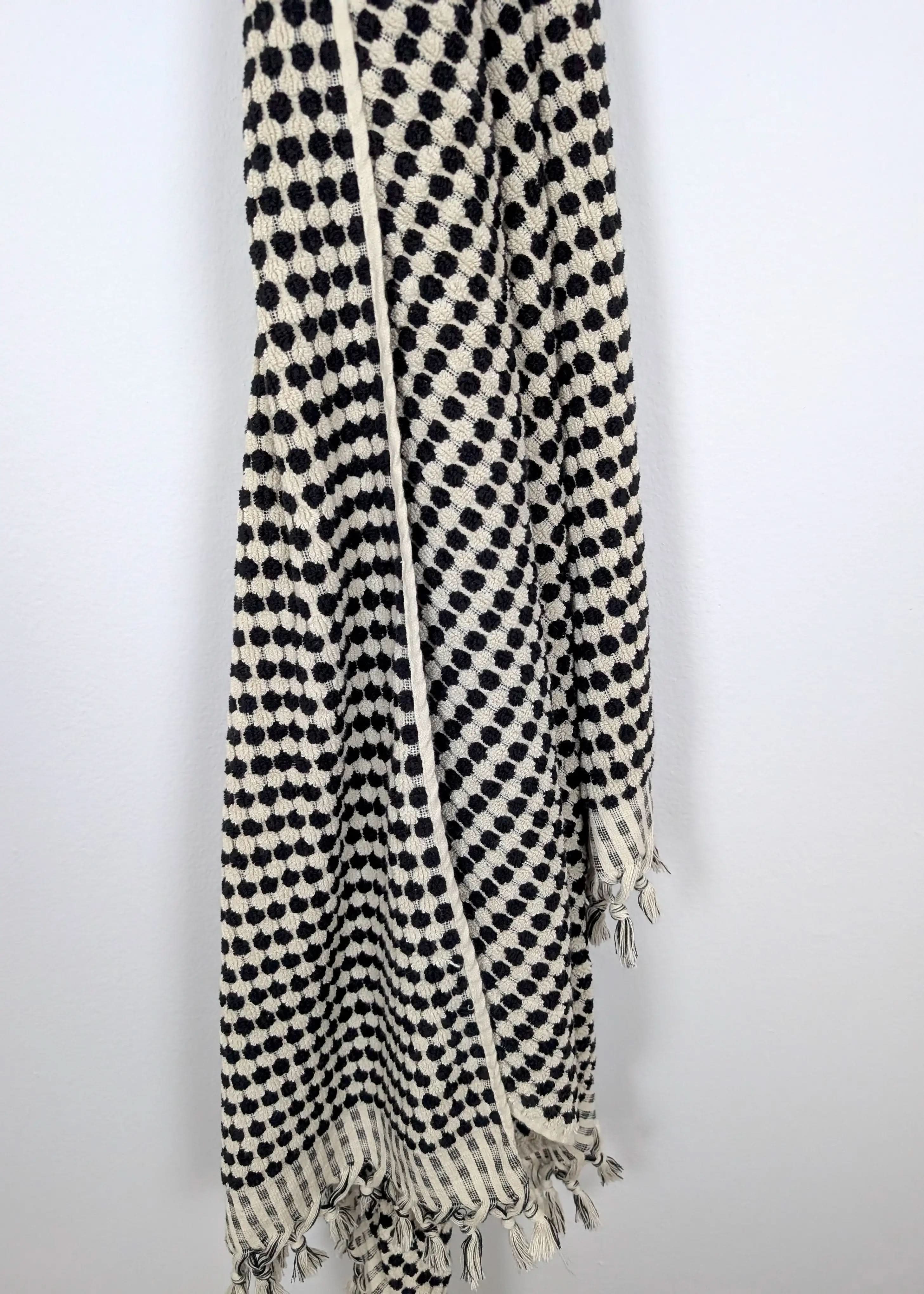 Bloom Collection – Oversized Turkish Cotton Bath Towel with Raised Texture and Hand-Tied Tassels - SwagglyLife Home & Fashion