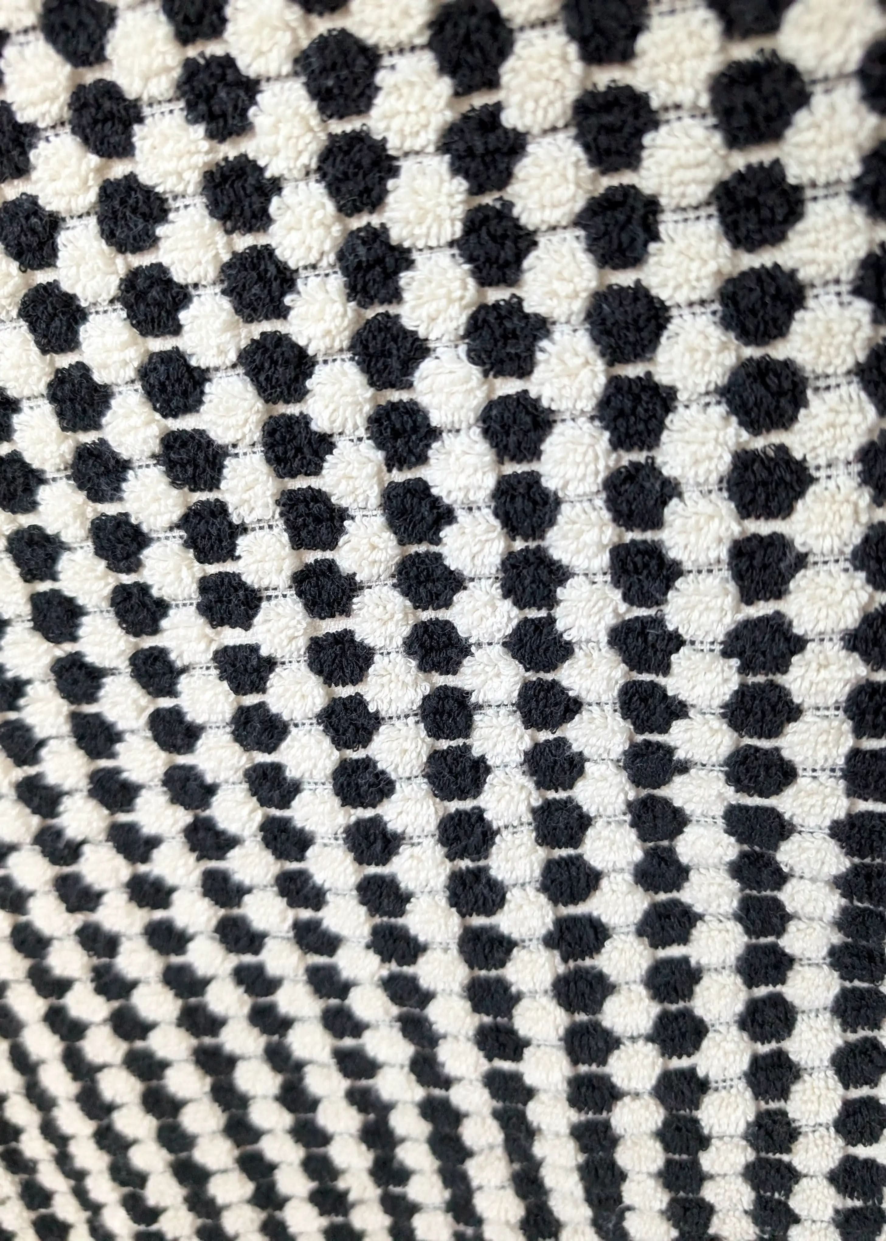 Bloom Collection – Oversized Turkish Cotton Bath Towel with Raised Texture and Hand-Tied Tassels - SwagglyLife Home & Fashion