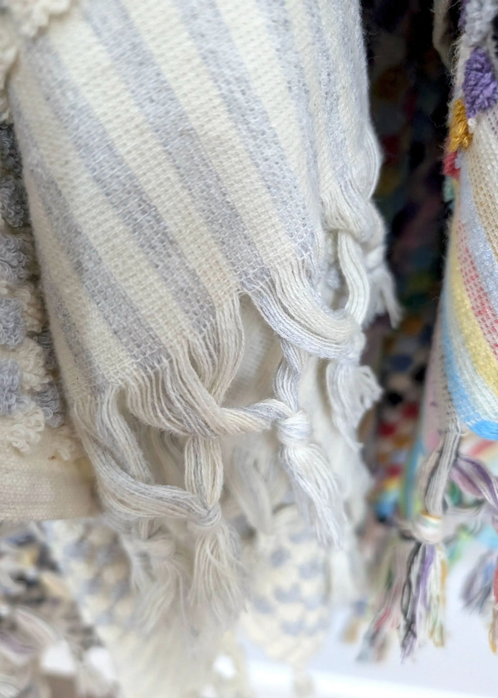 Bloom Collection – Oversized Turkish Cotton Bath Towel with Raised Texture and Hand-Tied Tassels - SwagglyLife Home & Fashion