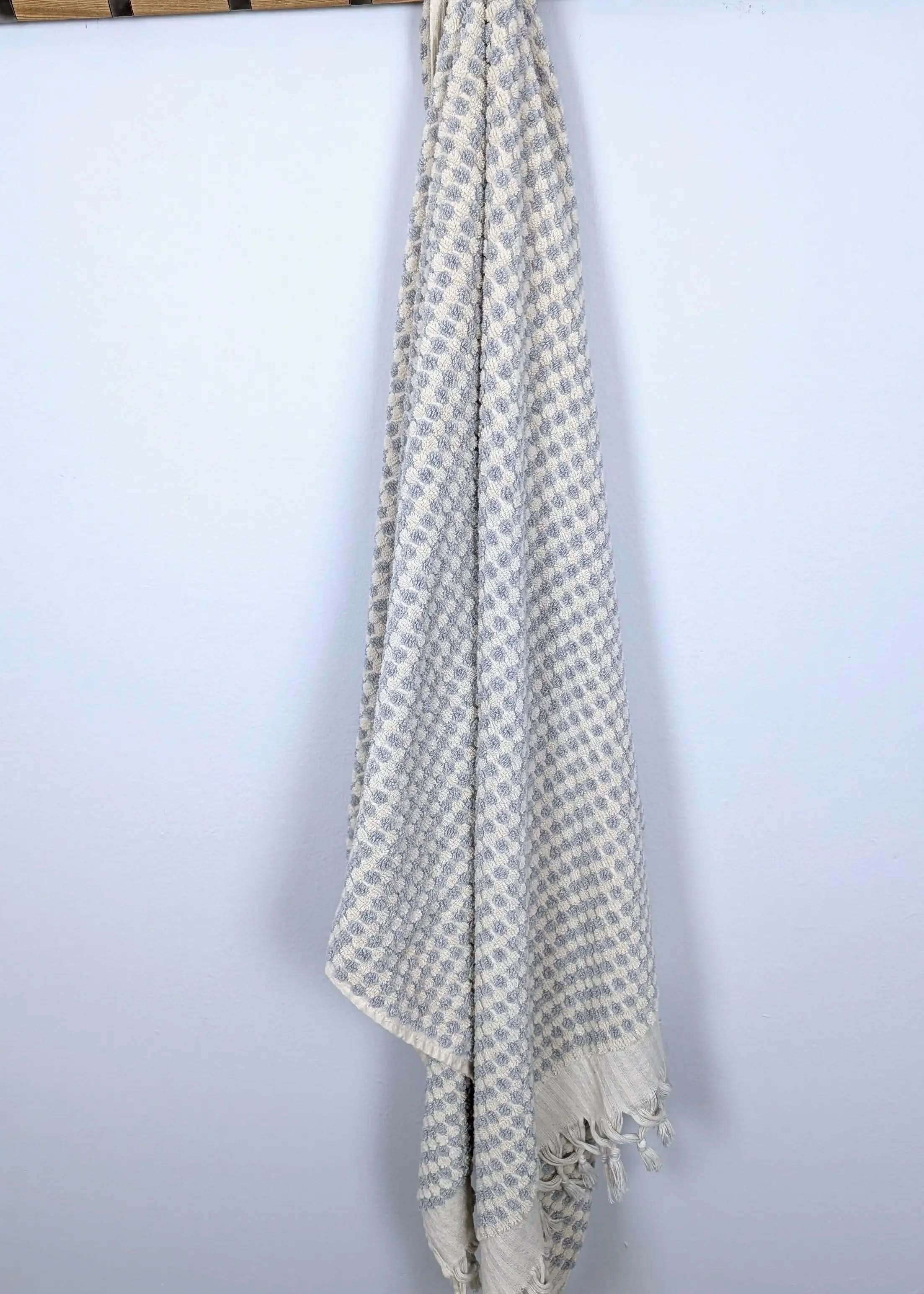 Bloom Collection – Oversized Turkish Cotton Bath Towel with Raised Texture and Hand-Tied Tassels - SwagglyLife Home & Fashion