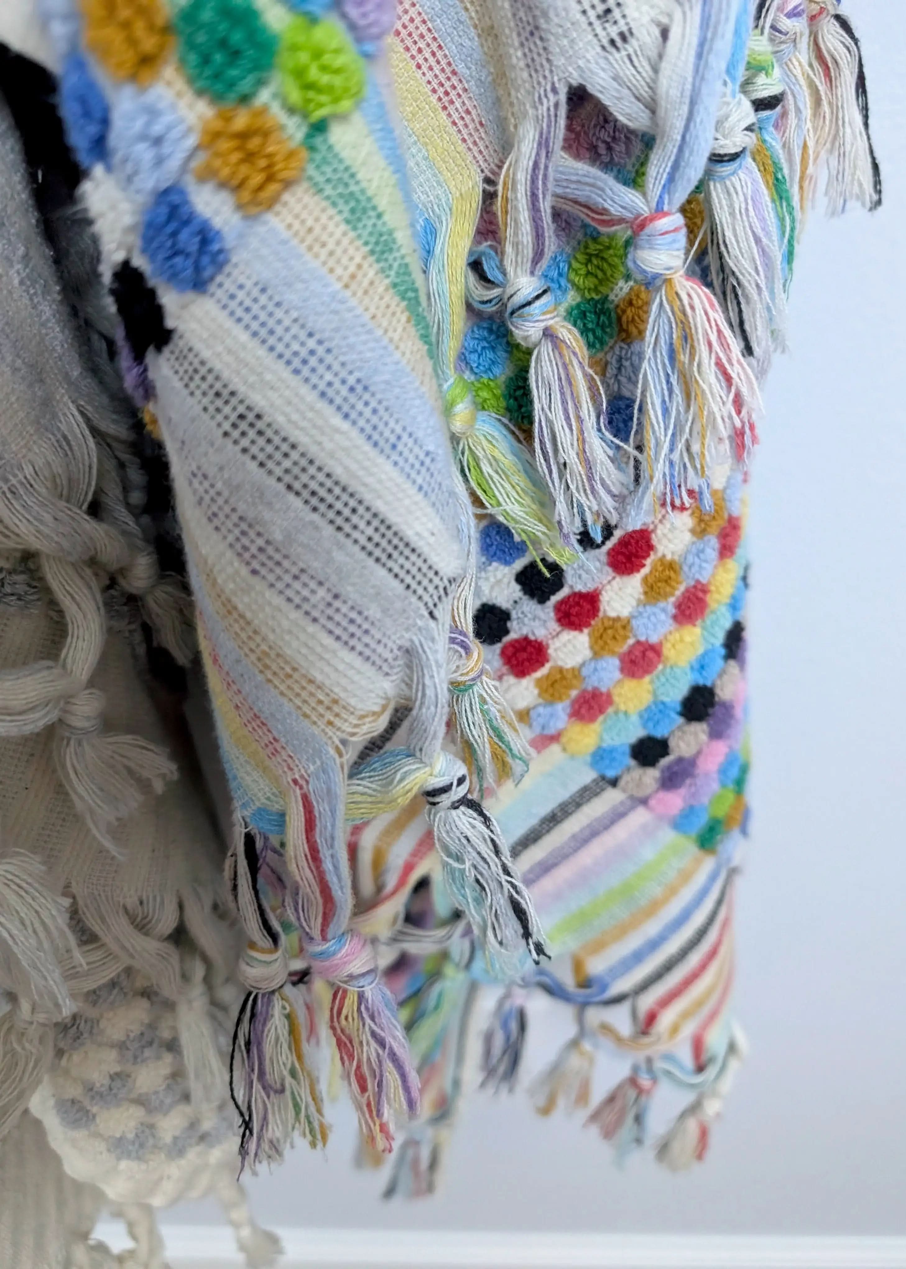 Bloom Collection – Oversized Turkish Cotton Bath Towel with Raised Texture and Hand-Tied Tassels - SwagglyLife Home & Fashion