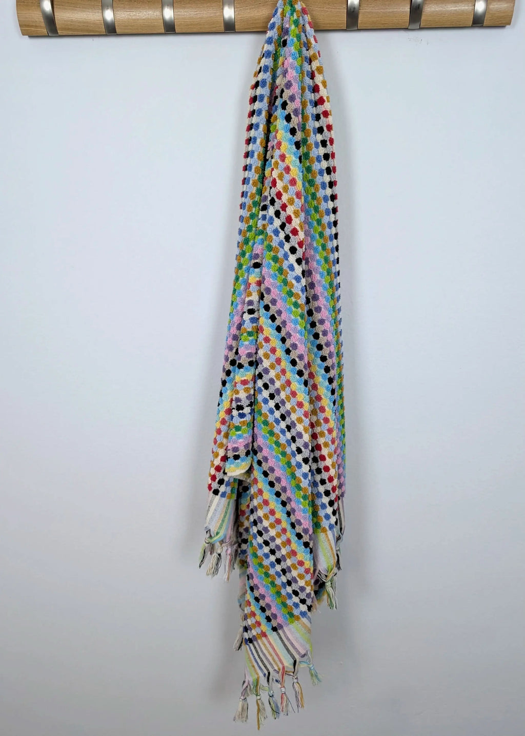 Bloom Collection – Oversized Turkish Cotton Bath Towel with Raised Texture and Hand-Tied Tassels - SwagglyLife Home & Fashion