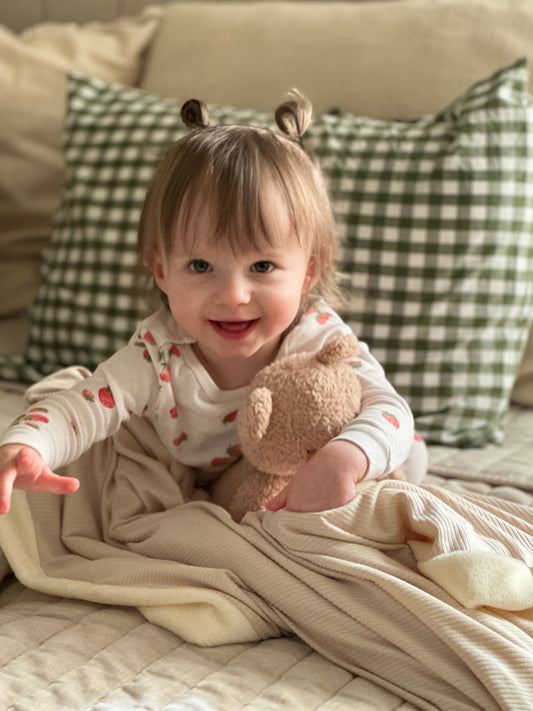 Little Mae & Co. Oat Ribbed Toddler Blanket in - photo
