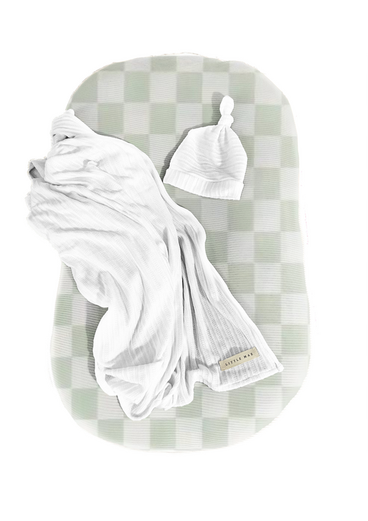 Leaf Green Checkered Baby Lounger Cover in - photo