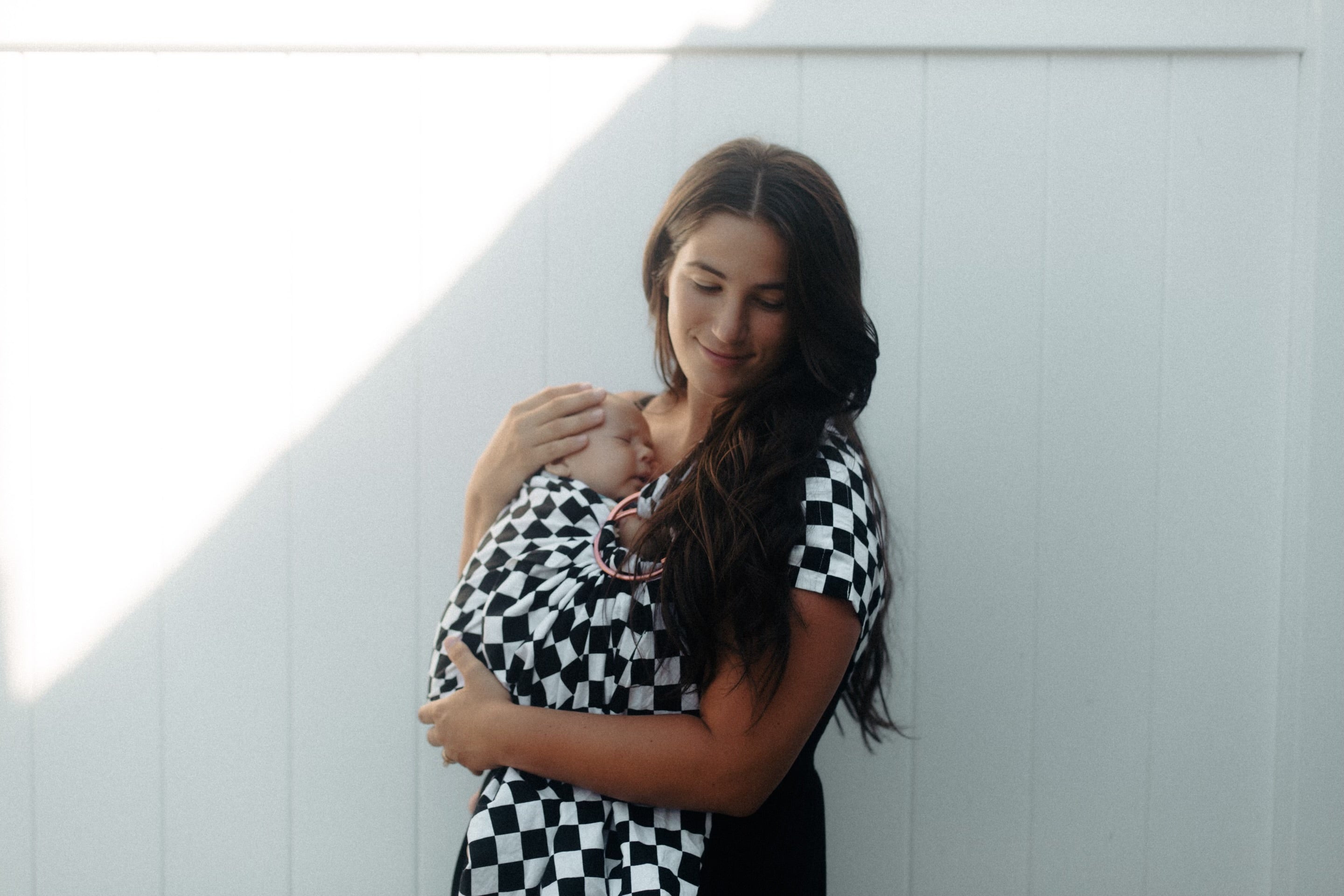 Black Race Ring Sling Carrier in - photo
