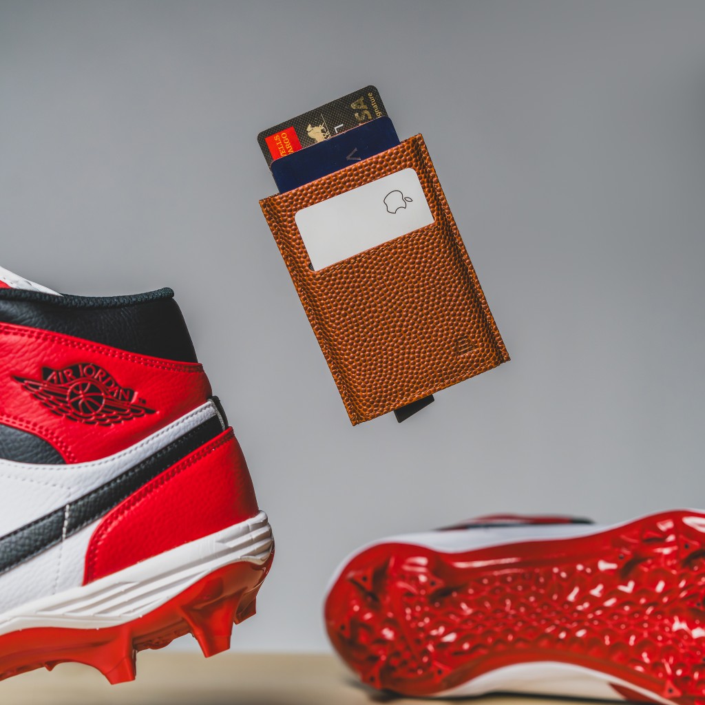 Andar The Pilot in - Wallets photo