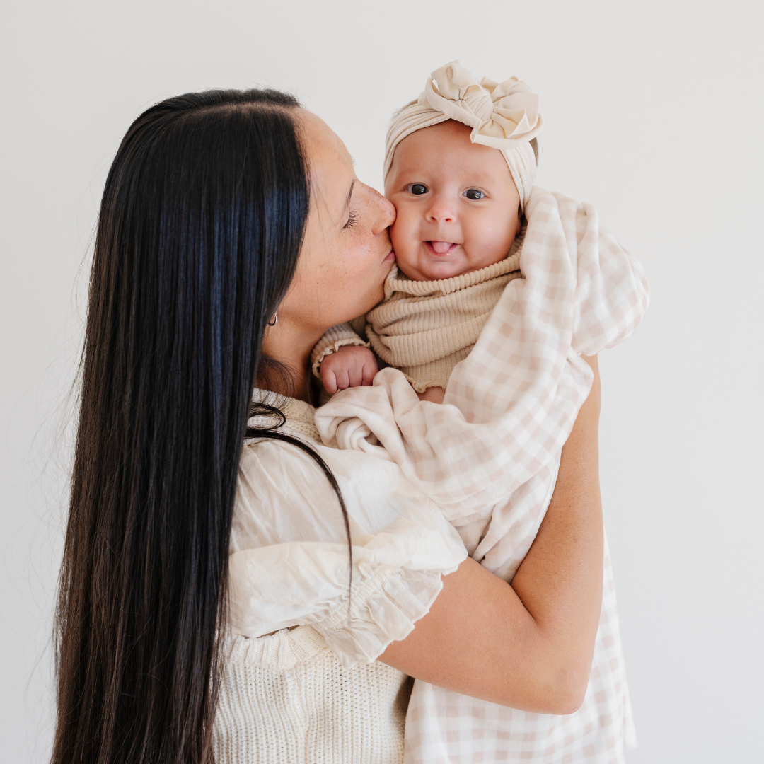 Saranoni Minky Stretch Luxe Swaddle/Blanket - Gingham