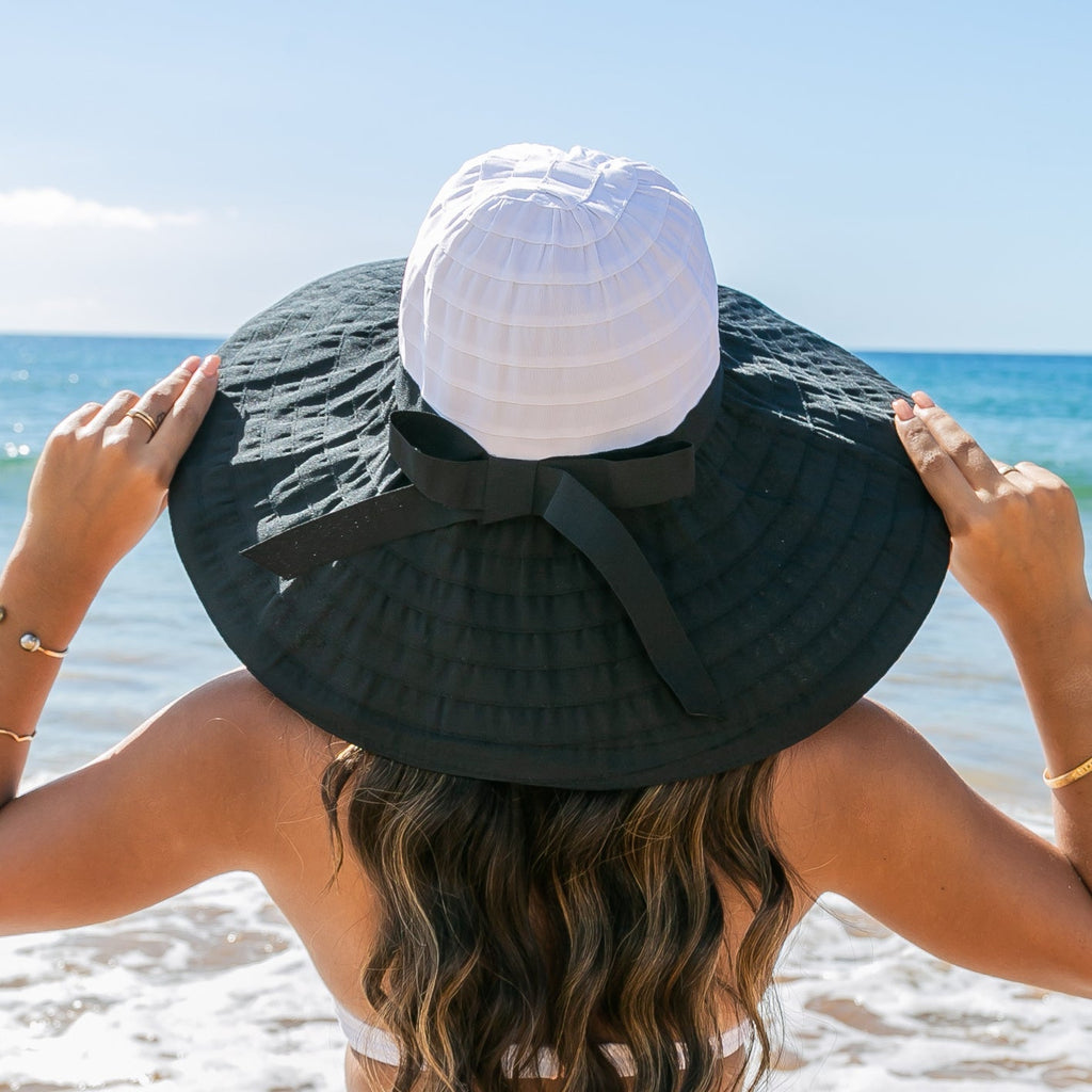 Classic Bow Accent Sunhat in Black White - photo