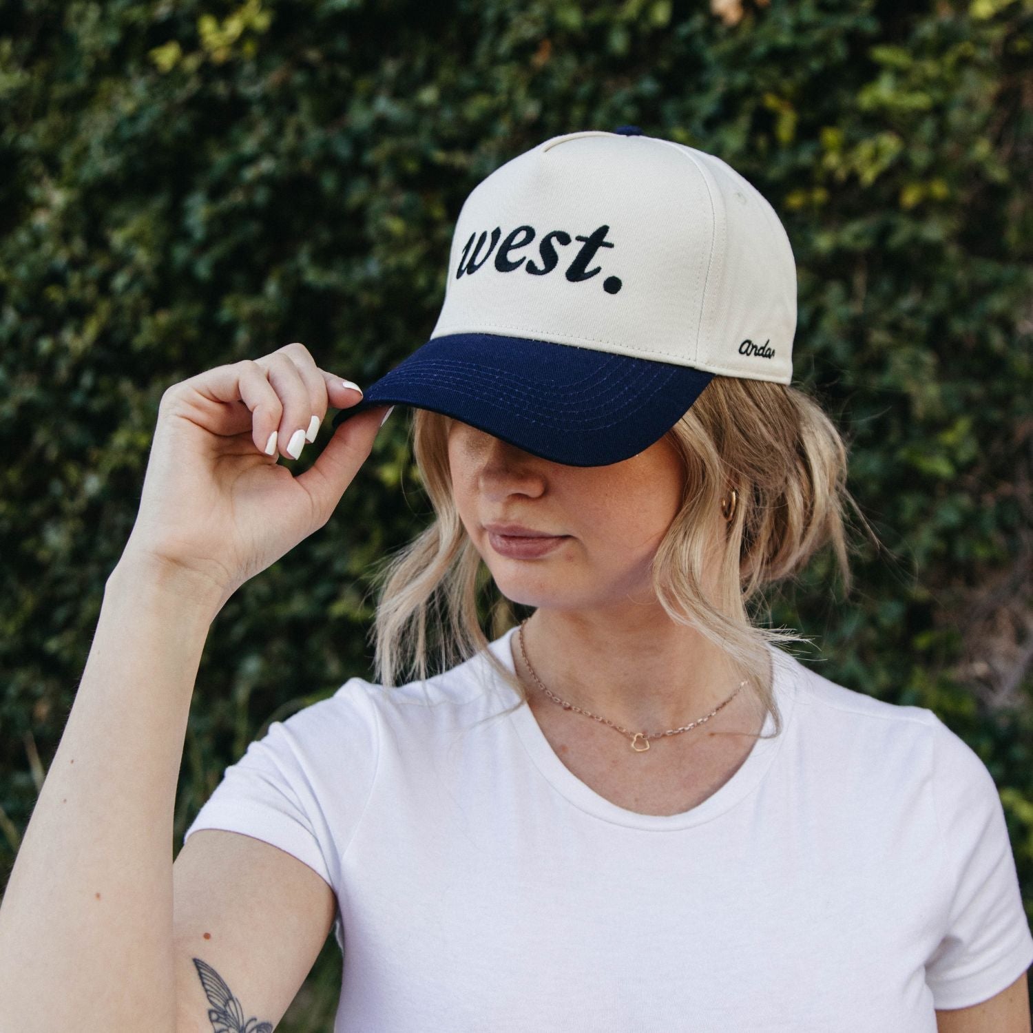 The West Hat in - Goods photo