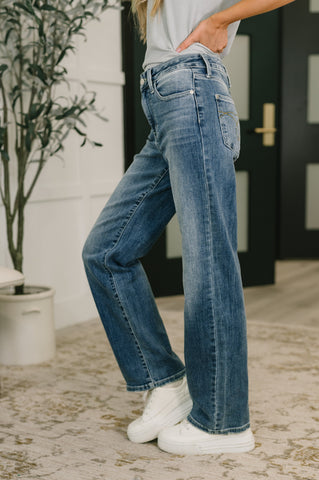 Holly Mid Rise Straight -