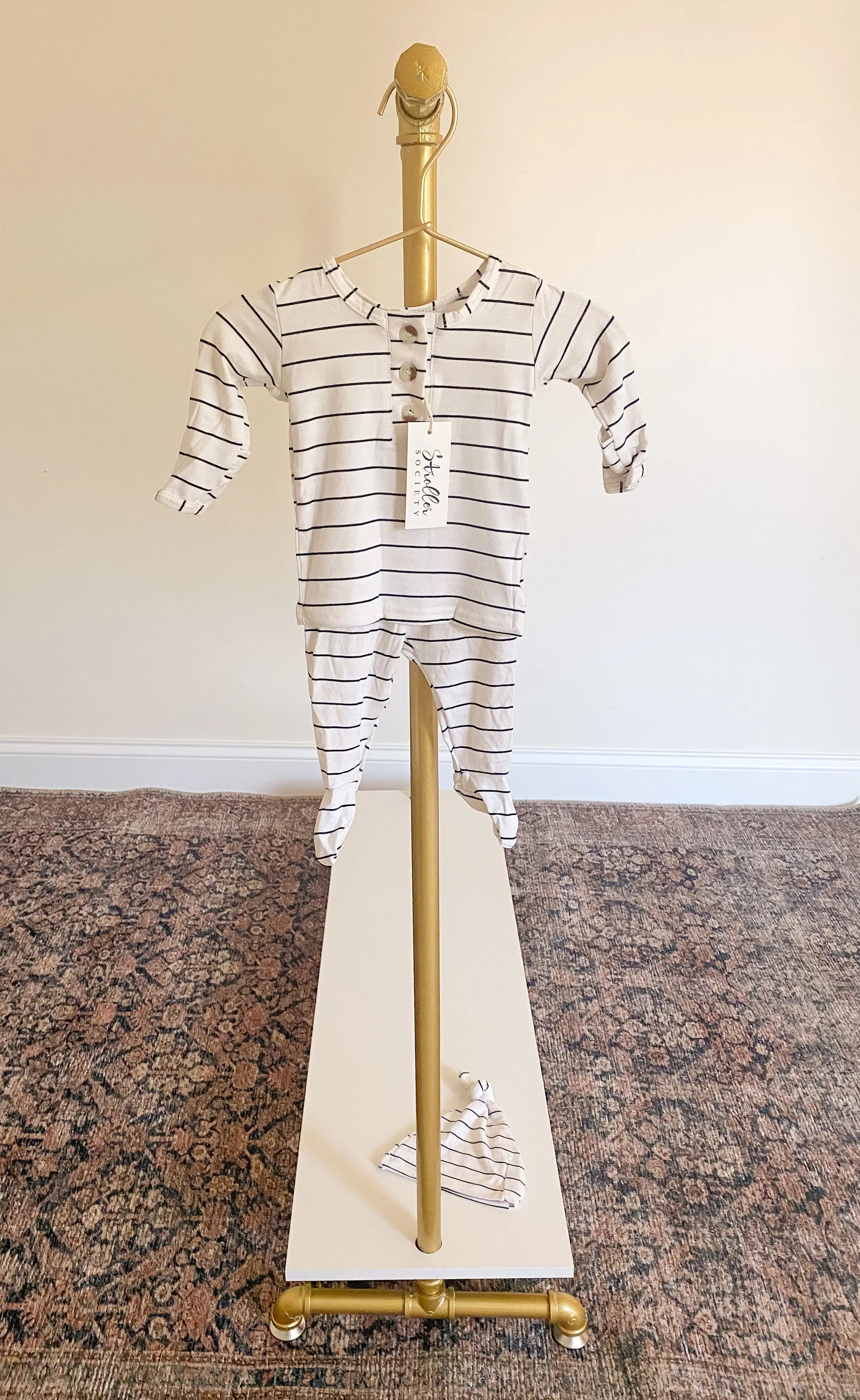Top and Bottom Outfit and Hat Set (Newborn-12 months sizes) Black Stripes in 3-6 m - Onesies photo