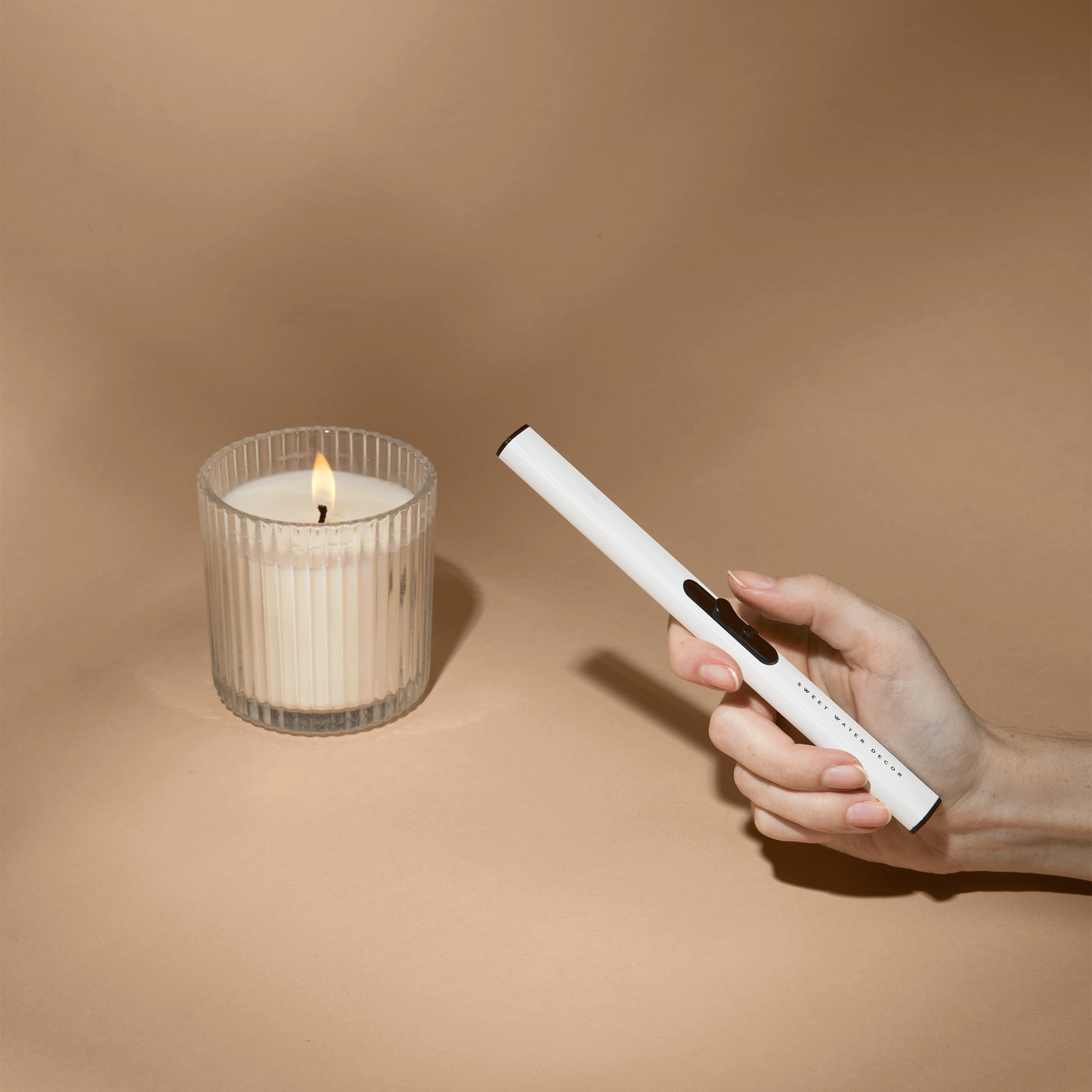 White Electric Lighter in - Rechargeable Lighters photo