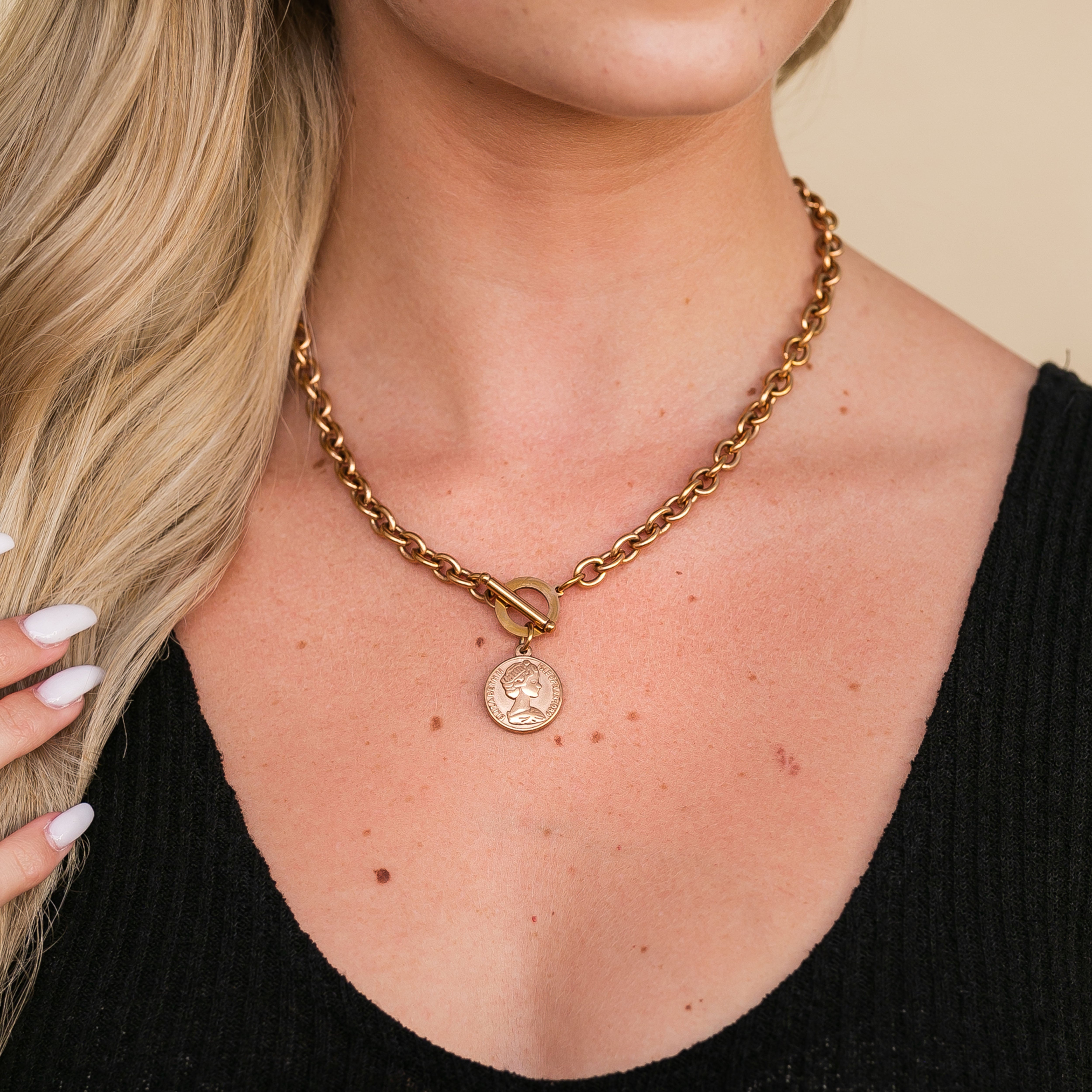 Coin Accent Chain Necklace in - photo