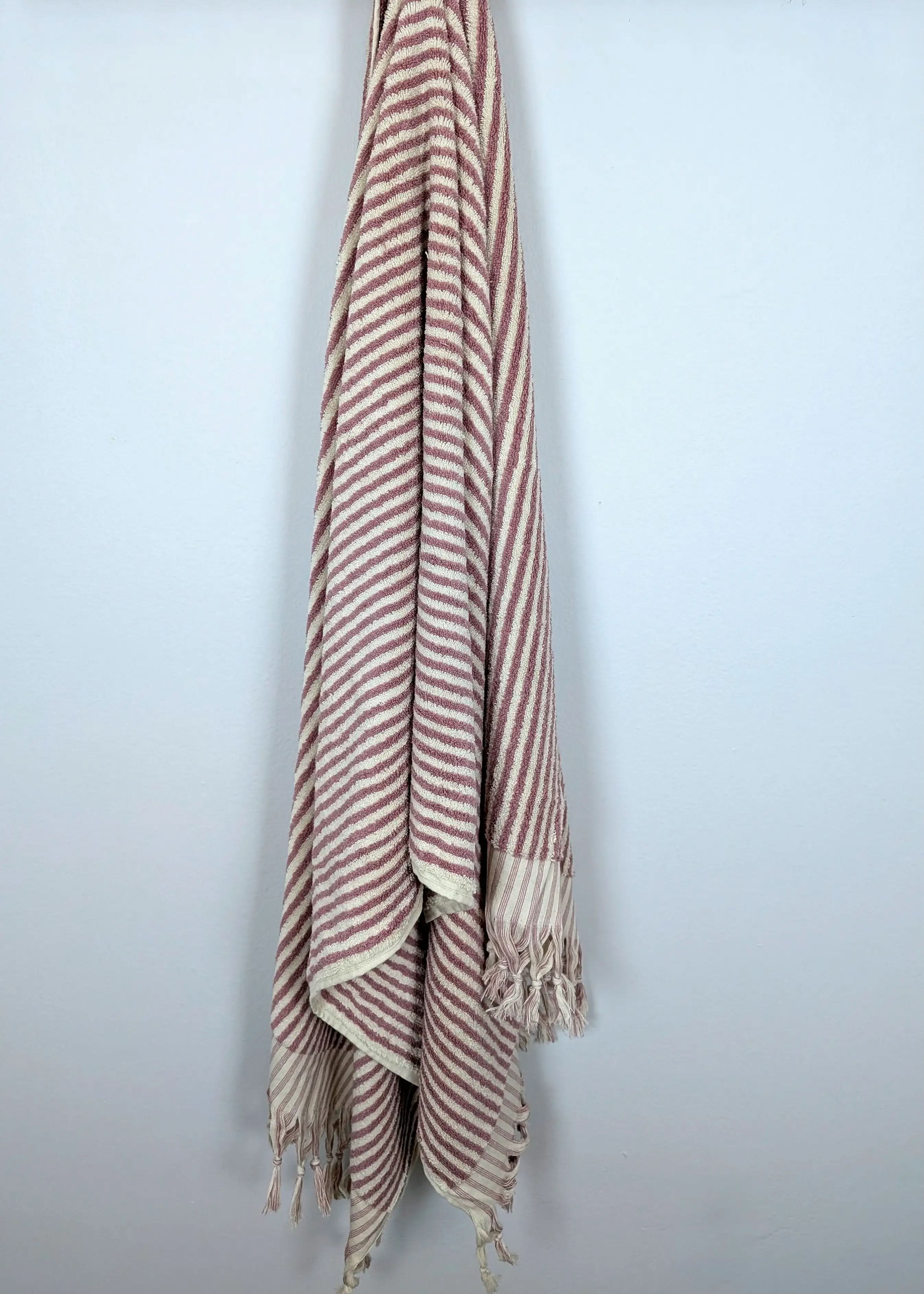 Linea Collection – Oversized Turkish Cotton Bath Towel with Tonal Stripes and Tassels - SwagglyLife Home & Fashion