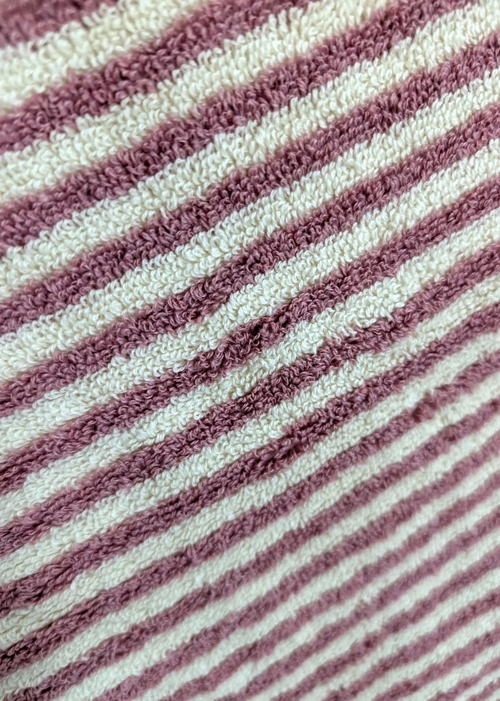 Linea Collection – Oversized Turkish Cotton Bath Towel with Tonal Stripes and Tassels - SwagglyLife Home & Fashion