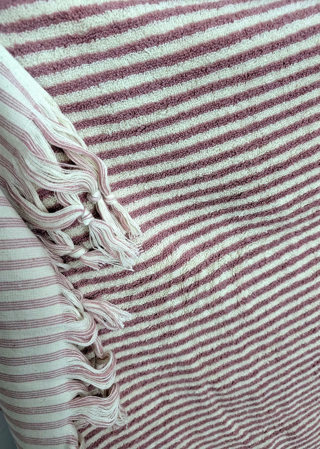 Linea Collection – Oversized Turkish Cotton Bath Towel with Tonal Stripes and Tassels - SwagglyLife Home & Fashion