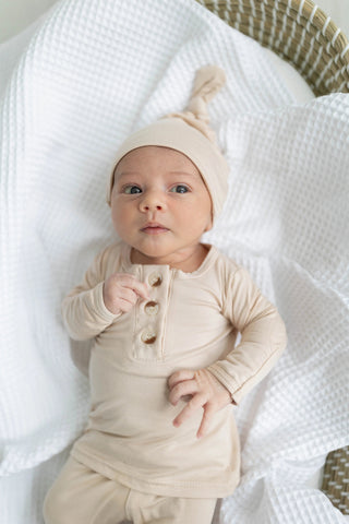 Top and Bottom Outfit Set Gender-Neutral Newborn Clothes - Sand in - Onesies photo