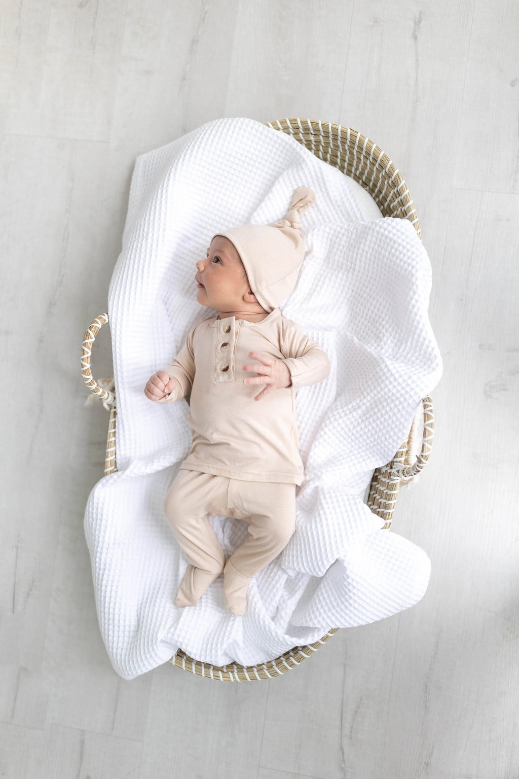 Top and Bottom Outfit Set Gender-Neutral Newborn Clothes - Sand in - Onesies photo