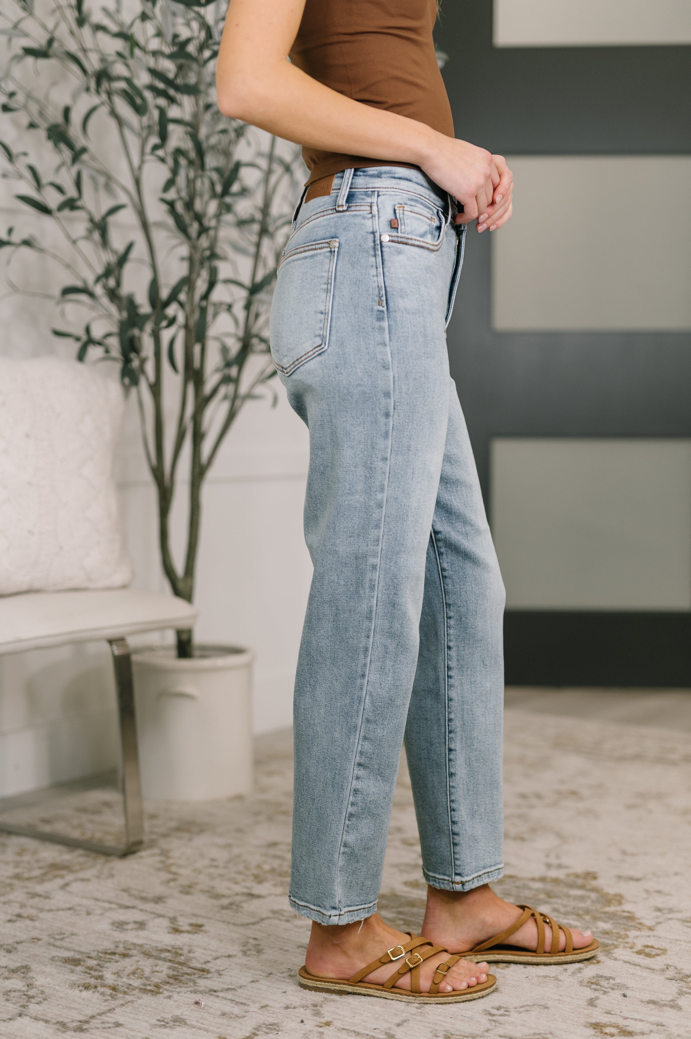 Natalie High Waist Ankle Straight in - Womens photo