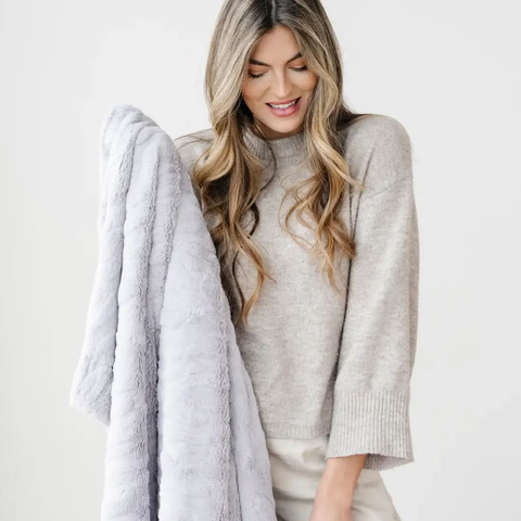 PATTERNED FAUX FUR THROW BLANKETS