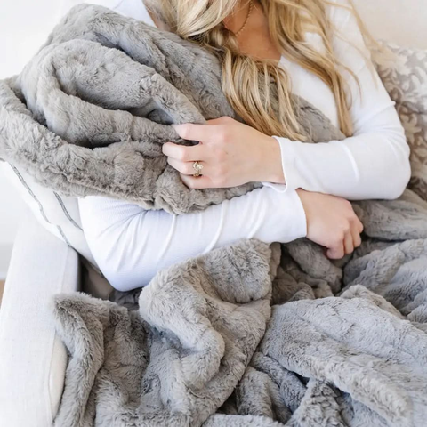 PATTERNED FAUX FUR XL THROW BLANKETS