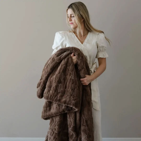 PATTERNED FAUX FUR THROW BLANKETS