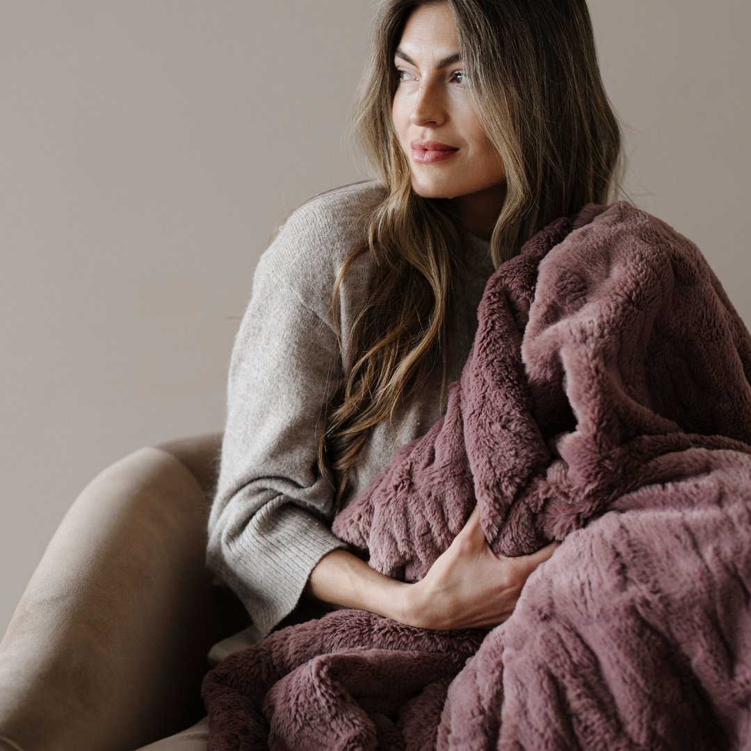 PATTERNED FAUX FUR XL THROW BLANKETS in Dusty Mauve - photo