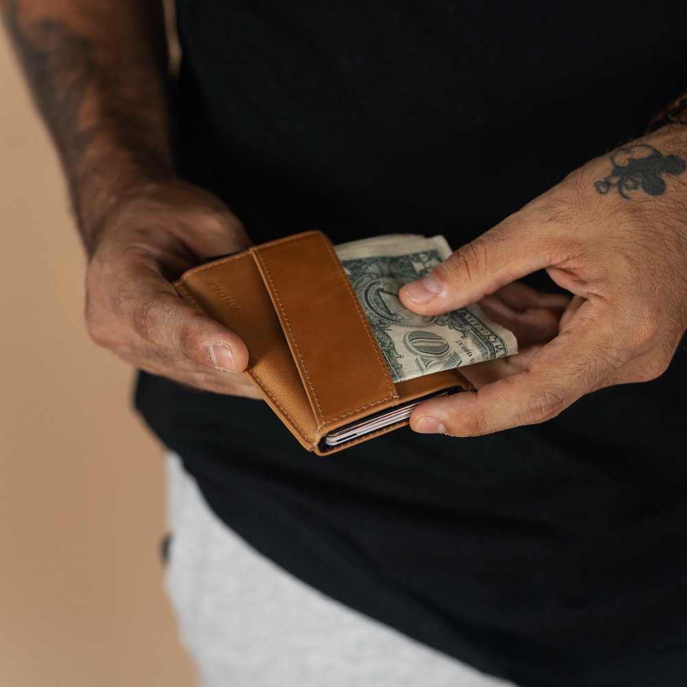 Andar The Pilot in - Wallets photo