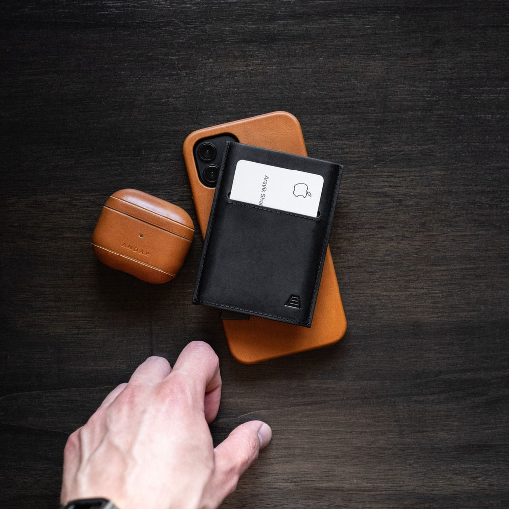 Andar The Pilot in - Wallets photo