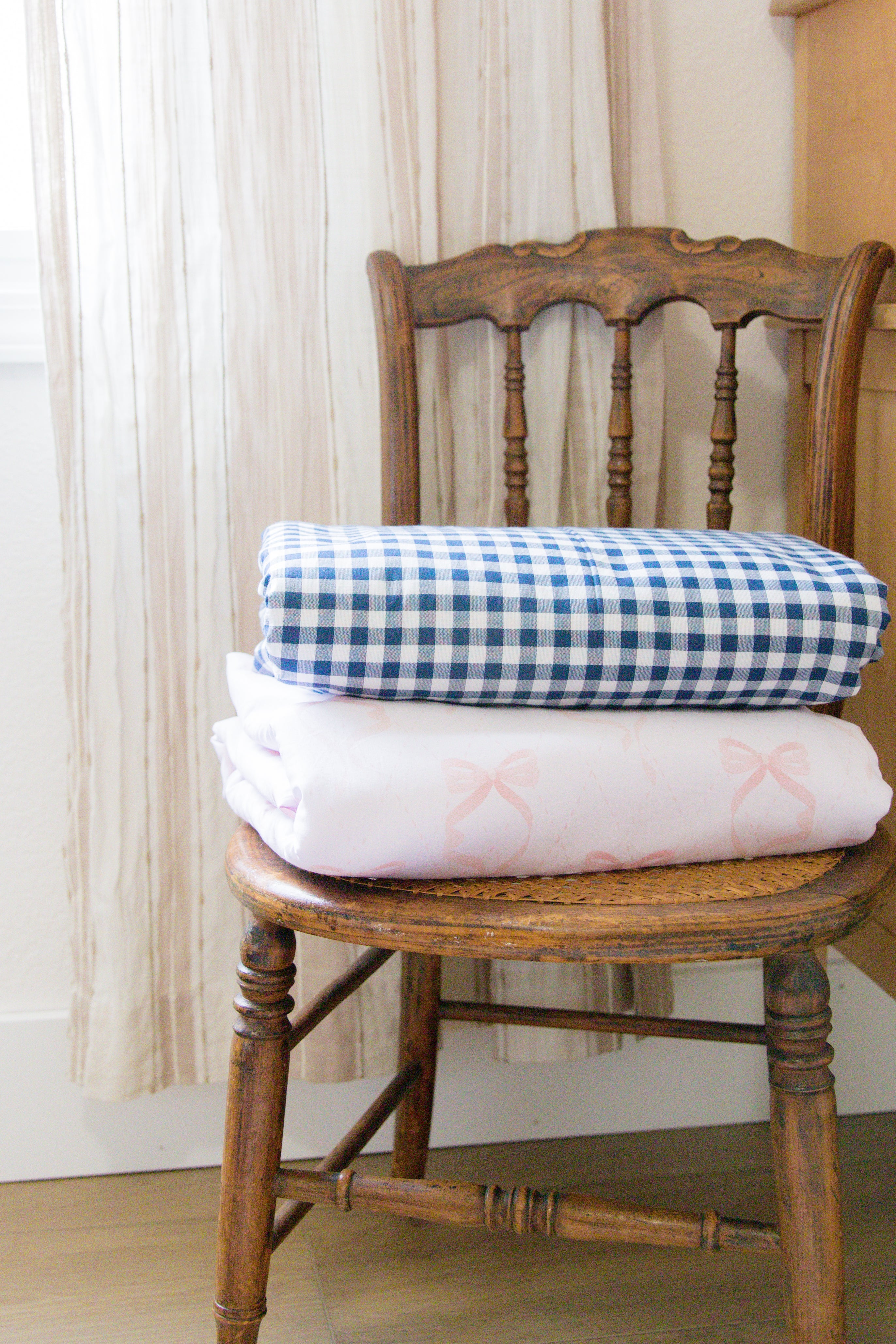 Ribbon Bow Crib Quilted Blanket