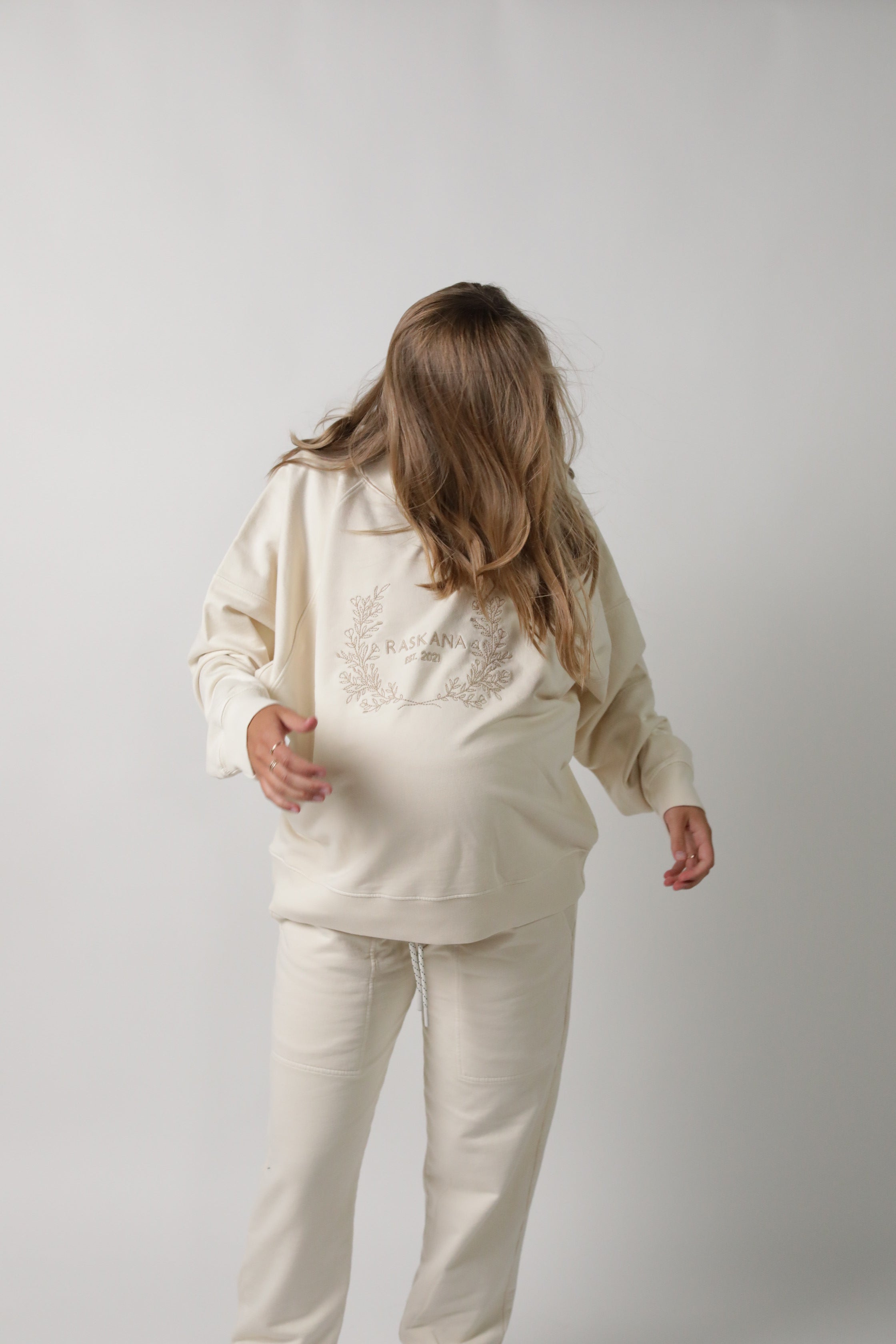 ELLE || ORGANIC COTTON MATERNITY CREW NECK PULLOVER in - photo