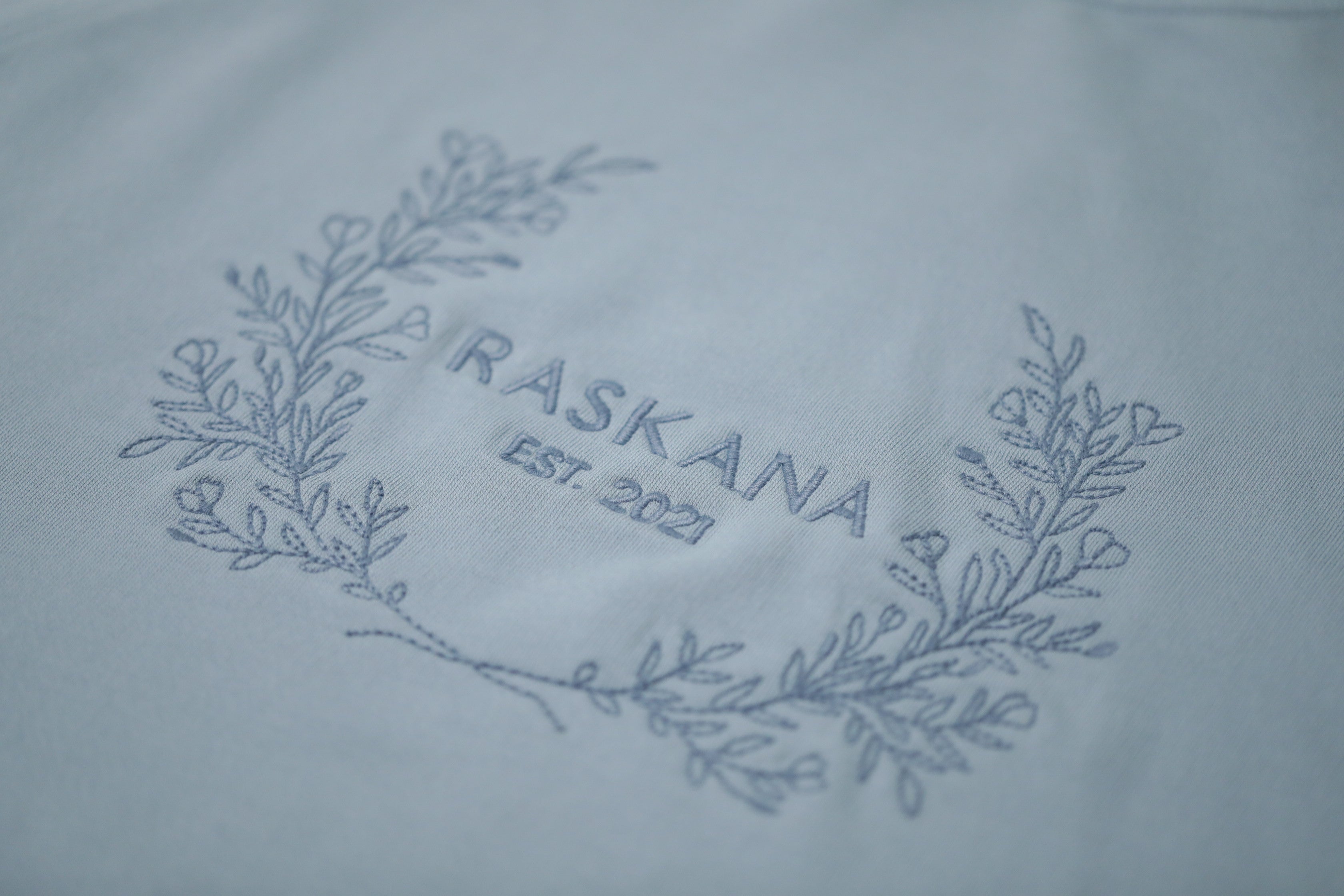 ELLE || ORGANIC COTTON MATERNITY CREW NECK PULLOVER in - photo