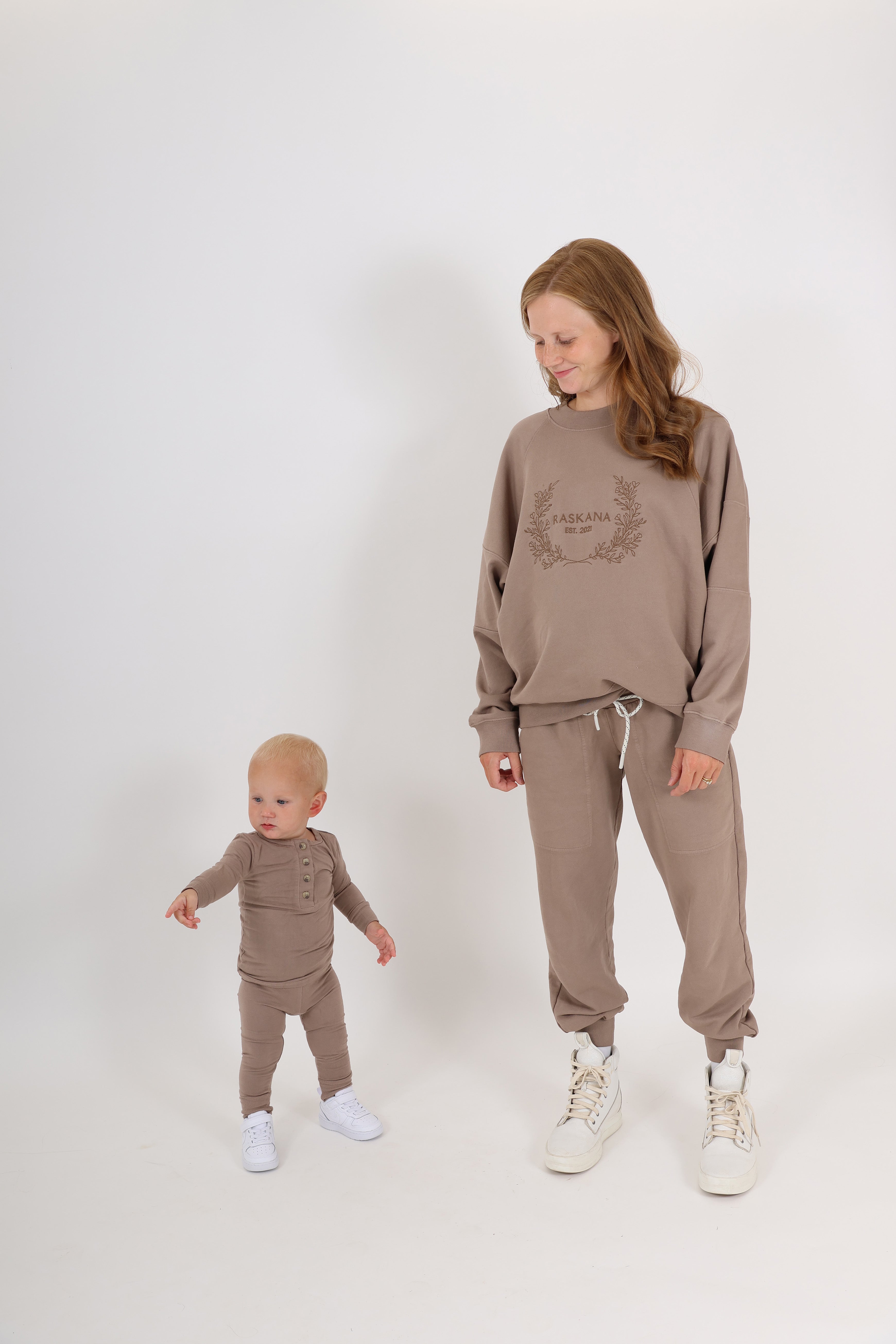 ELLE || ORGANIC COTTON MATERNITY CREW NECK PULLOVER in - photo