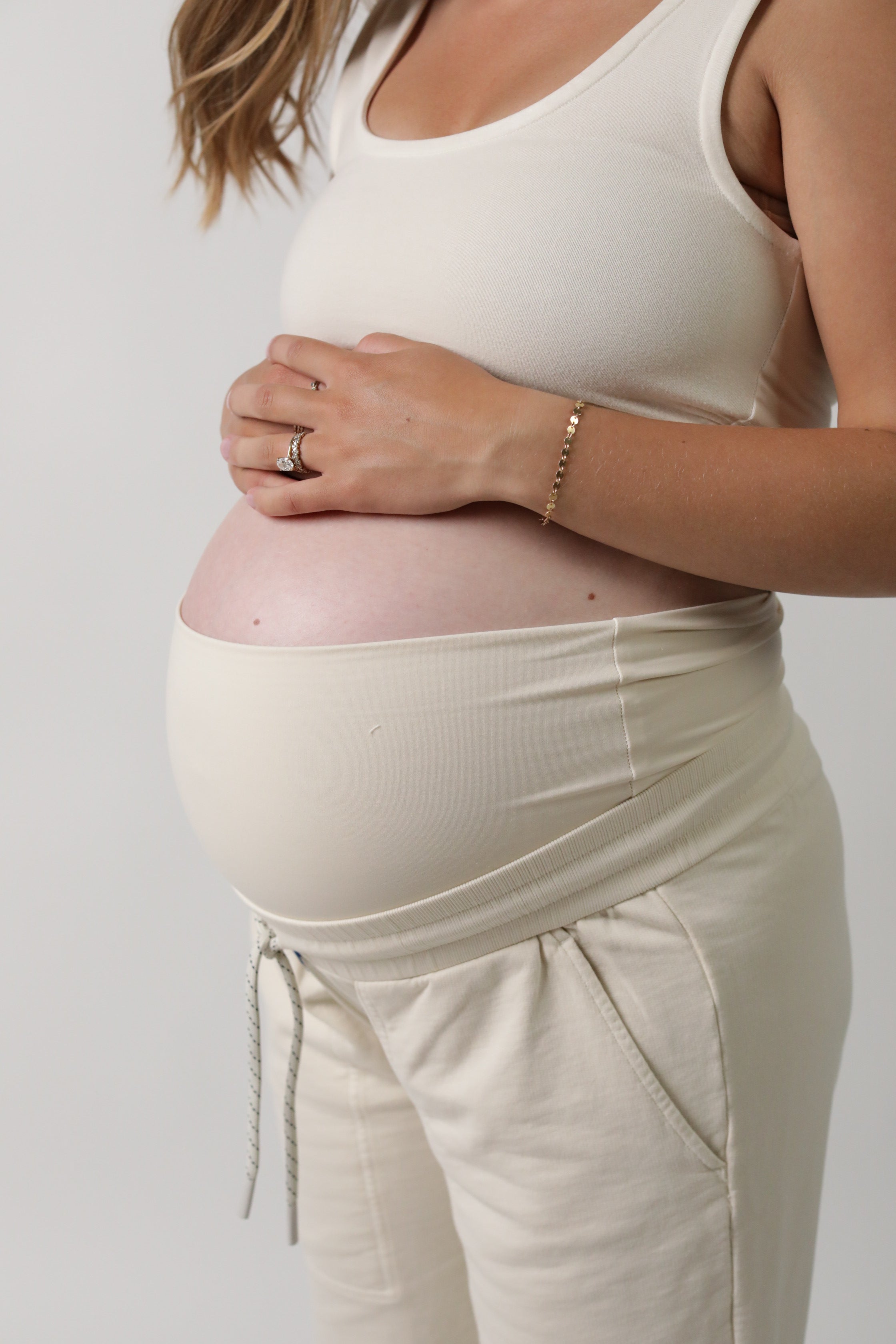 ELLE || ORGANIC COTTON MATERNITY JOGGER in Birch - photo