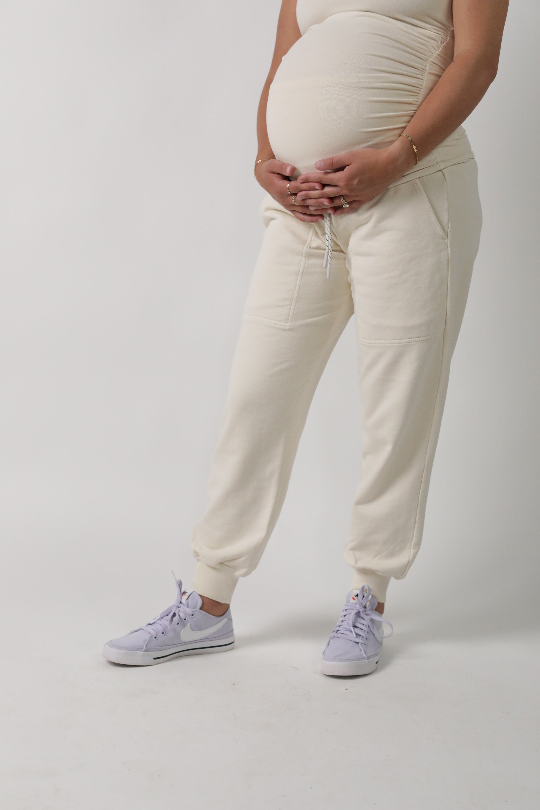 ELLE || ORGANIC COTTON MATERNITY JOGGER in - photo