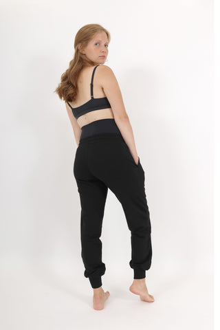 ELLE || ORGANIC COTTON MATERNITY JOGGER in - photo
