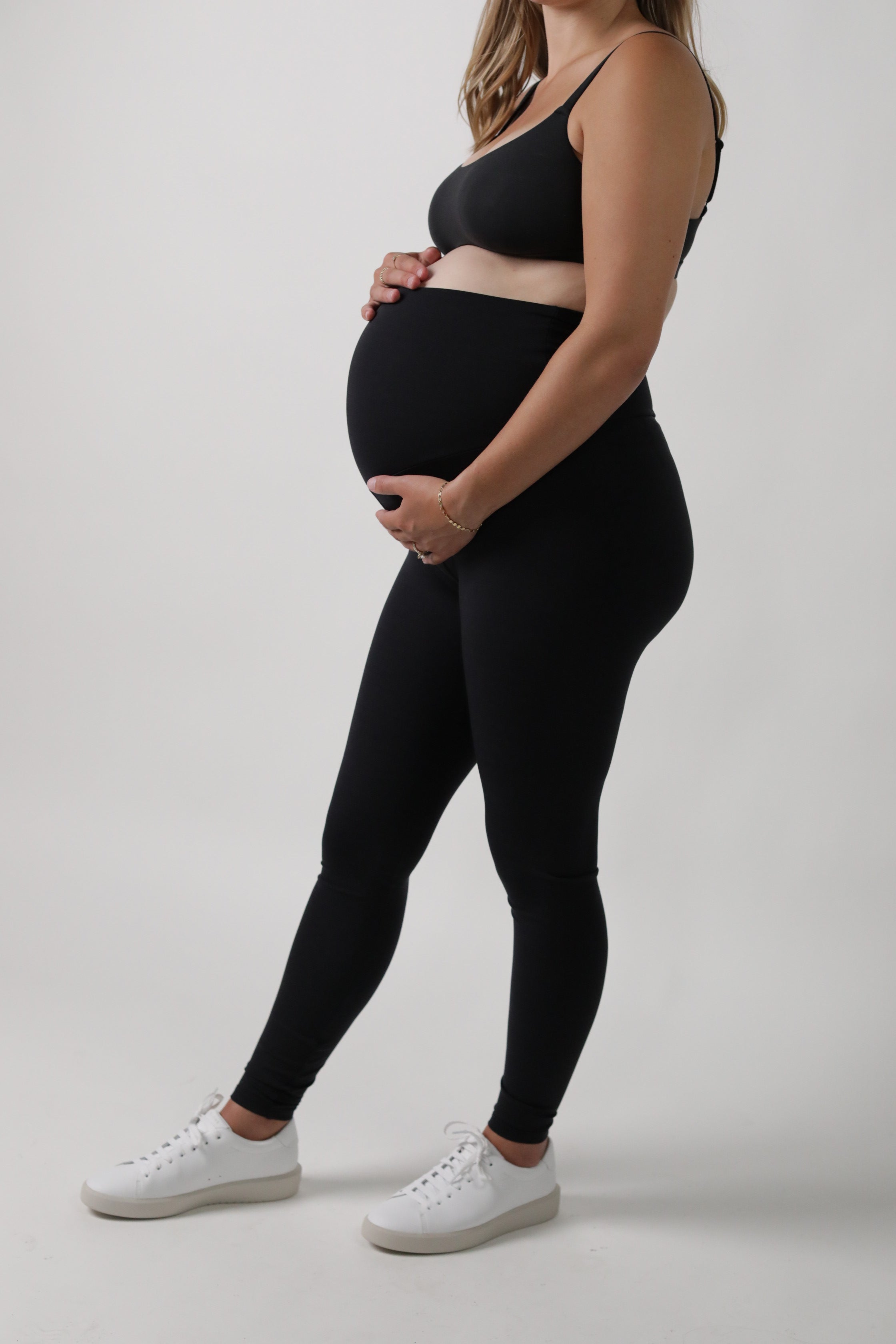 VAALIA™ Everyday Comfort Hi-Rise Maternity Legging in - photo