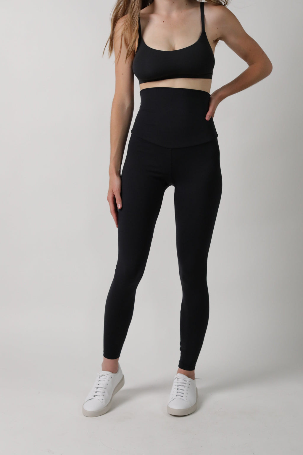 VAALIA™ Everyday Comfort Hi-Rise Maternity Legging in - photo
