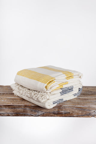 3 Panel Dotted Cotton Blanket in - Bedding photo
