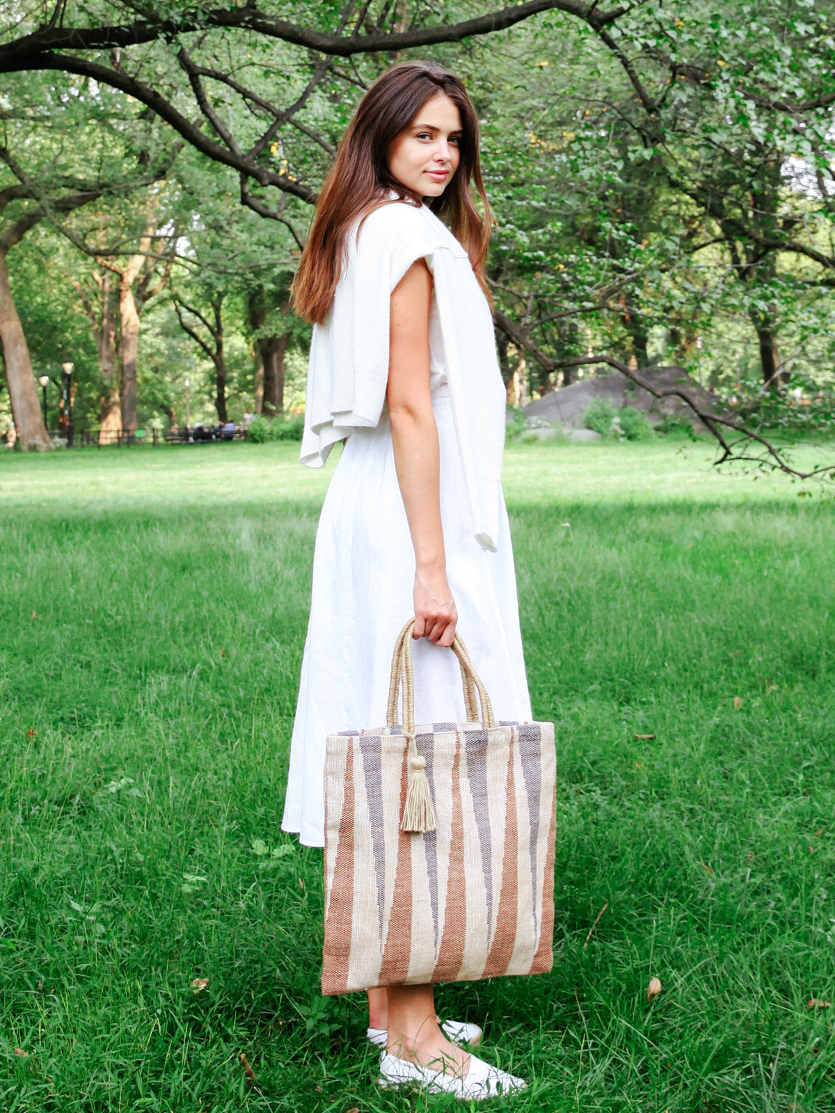 Maja Jute Tote Bag in - Handbag & Wallet Accessories photo