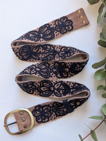 Sombra Rosa Embroidered Belt in L - belt photo