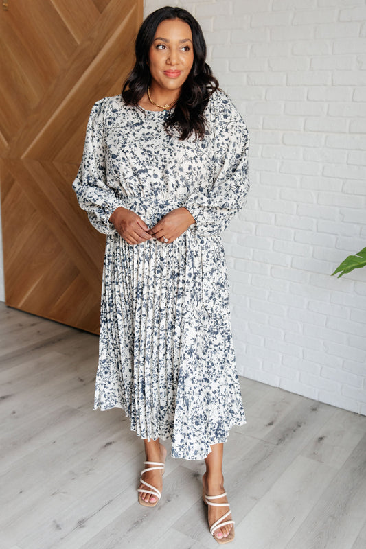 Tea Time Pleated Dress in - Dresses photo