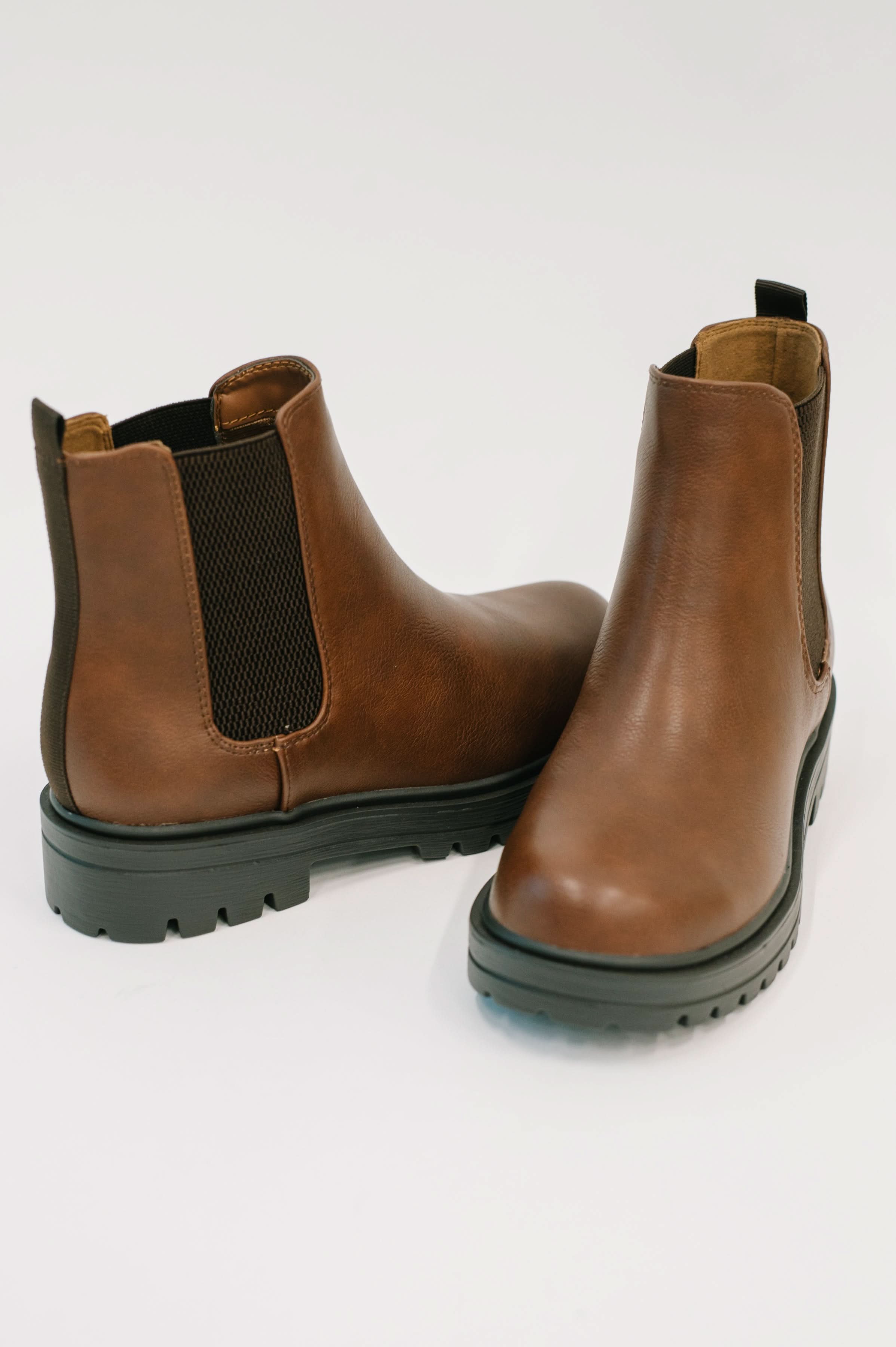 That's Just What They'll Do Paden Chelsea Boots in Brown in - Womens photo