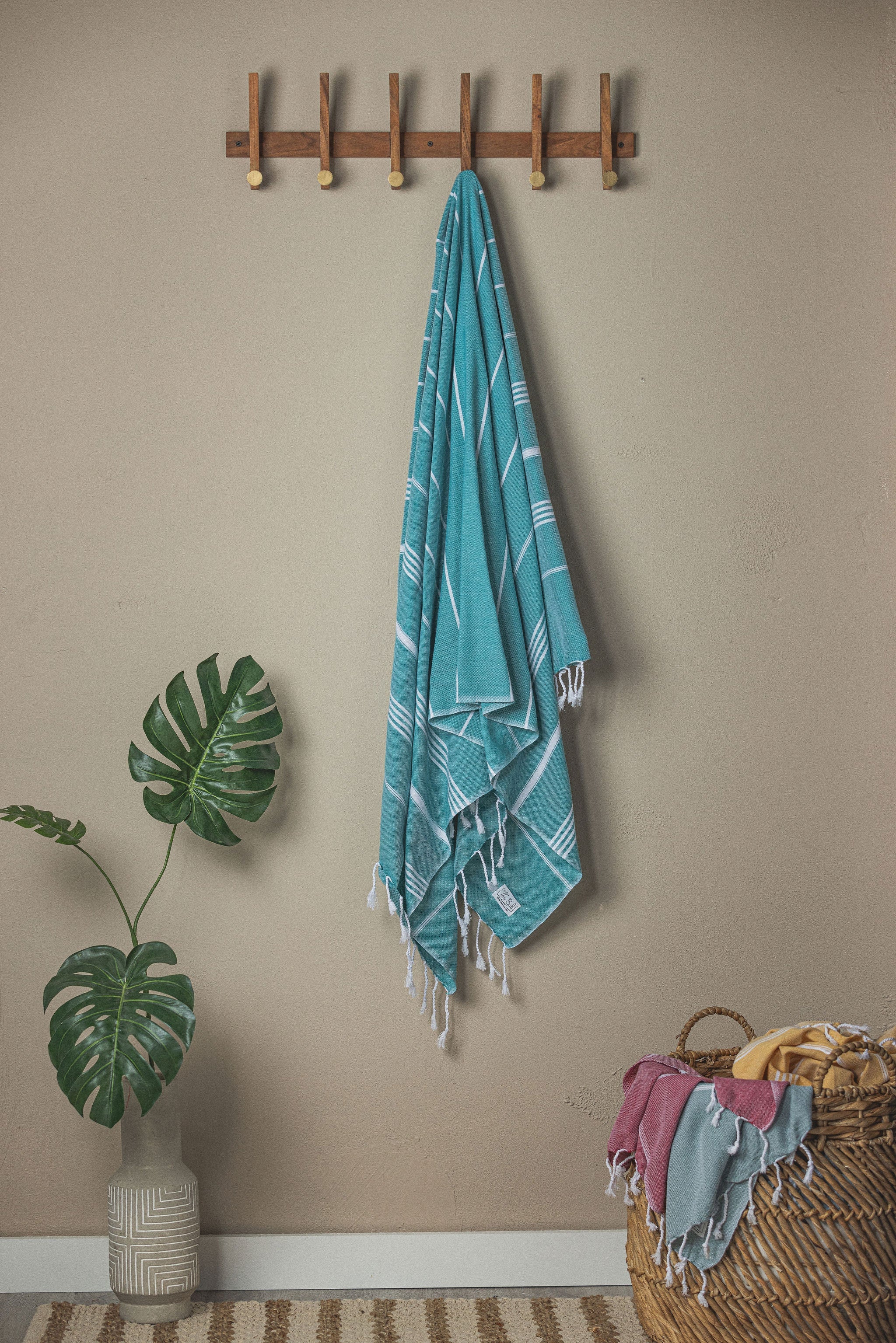 Perfect Classic Towel Collection – 40”x70” Lightweight Organic Turkish Cotton Towels in Emerald - Beach Towel photo